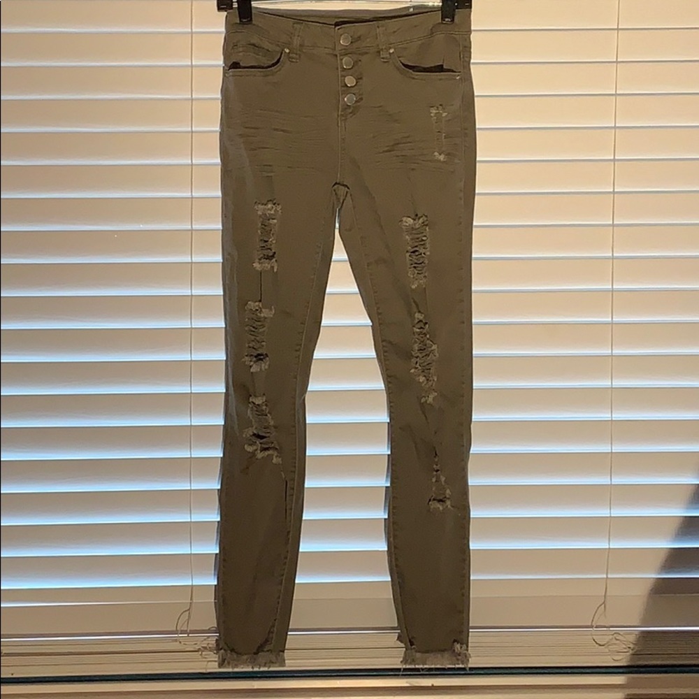 Brand new high wasted skinny ripped jeans